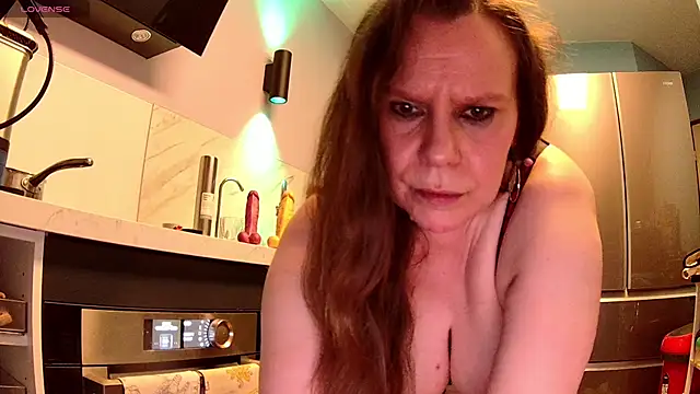 Snapshot of Endrocleia chatting on 01/20/25, 11:21 Endrocleia online show from 01/20/25, 11:21