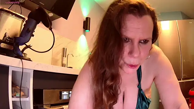 Snapshot of Endrocleia chatting on 01/24/25, 11:23 Endrocleia online show from 01/24/25, 11:23