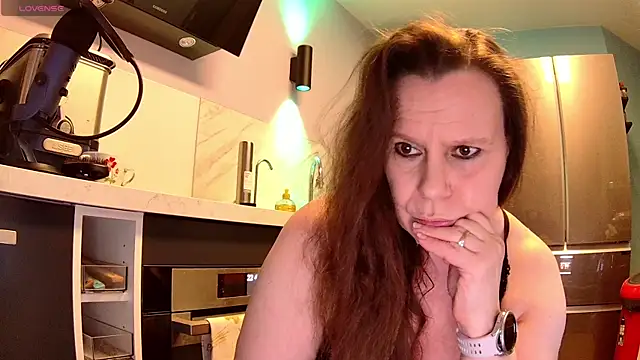 Snapshot of Endrocleia chatting on 02/10/25, 09:47 Endrocleia online show from 02/10/25, 09:47