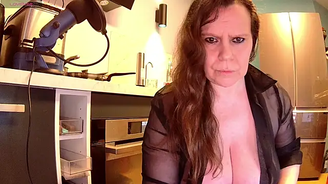 Snapshot of Endrocleia chatting on 02/22/25, 10:31 Endrocleia online show from 02/22/25, 10:31