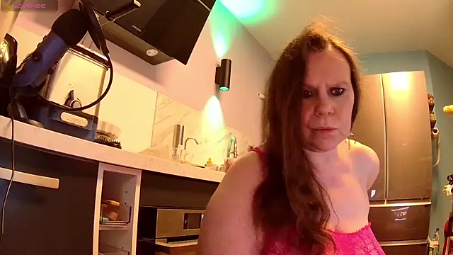 Snapshot of Endrocleia chatting on 10/16/25, 11:06 Endrocleia online show from 10/16/25, 11:06