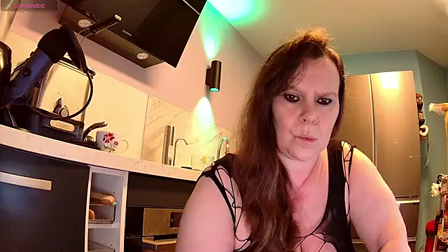 Snapshot of Endrocleia chatting on 10/21/25, 11:38 Endrocleia online show from 10/21/25, 11:38