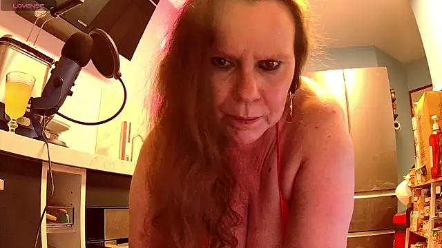 Snapshot of Endrocleia chatting on 06/14/26, 02:24 Endrocleia online show from 06/14/26, 02:24