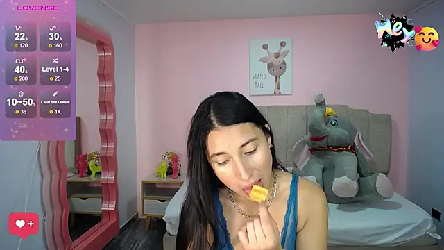 lizzyluk ch online show from 02/12/25, 04:33