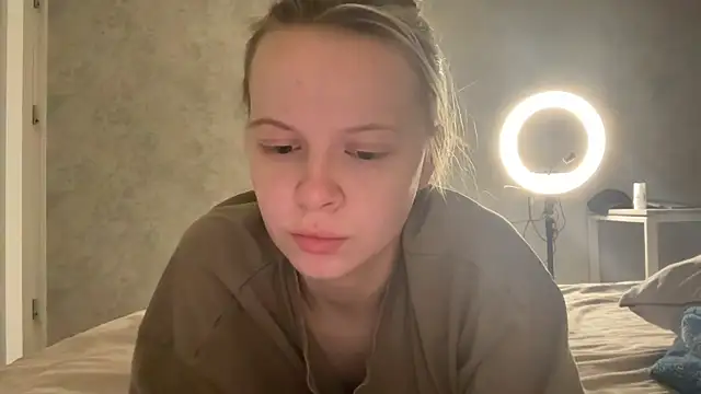 Snapshot of wrenlie chatting on 05/20/26, 01:12 wrenlie online show from 05/20/26, 01:12
