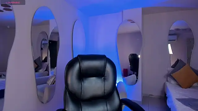 ValeriaRiveraX online show from 09/12/25, 03:50