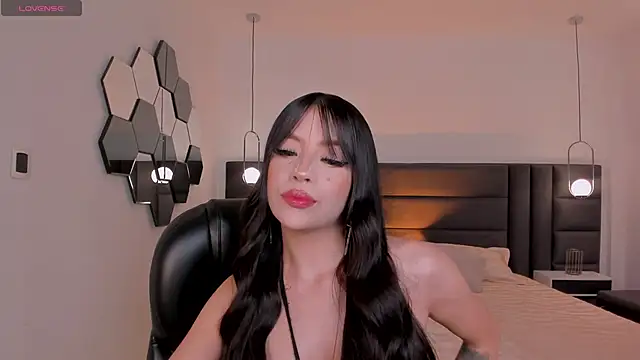 ValeriaRiveraX online show from 11/30/25, 06:45