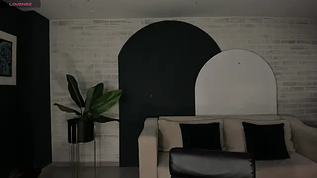 Snapshot of MariaHerrera_ chatting on 03/15/25, 03:51 MariaHerrera online show from 03/15/25, 03:51