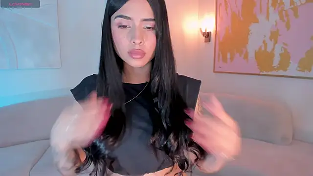 Snapshot of MariaHerrera_ chatting on 06/26/26, 11:42 MariaHerrera online show from 06/26/26, 11:42