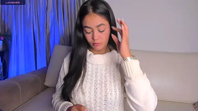 azzahara069 online show from 10/09/25, 03:26