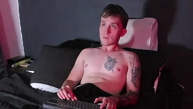 Dylanwhite23  online show from 09/25/25, 12:14