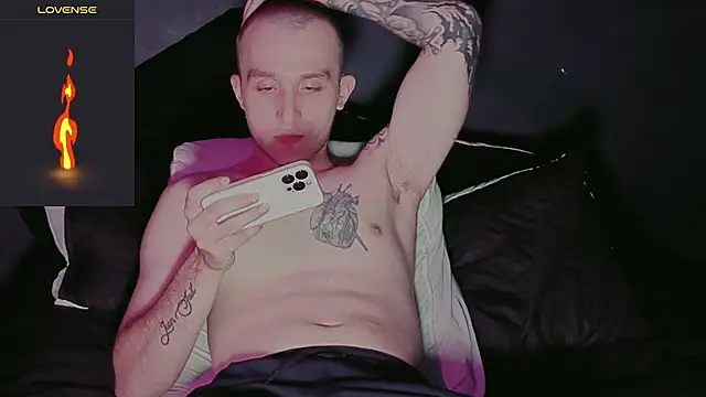 Dylanwhite23  online show from 01/31/26, 09:46