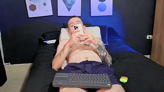 Dylanwhite23  online show from 03/13/26, 09:54