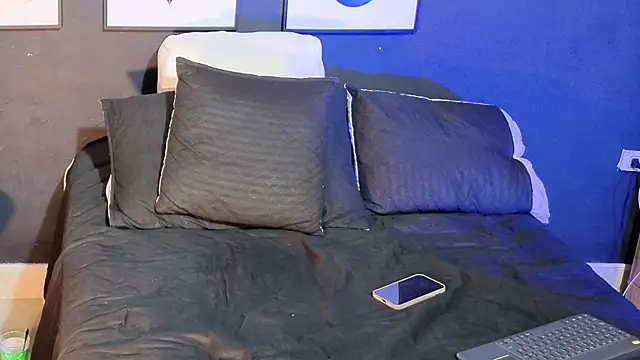 Dylanwhite23  online show from 04/08/26, 08:58