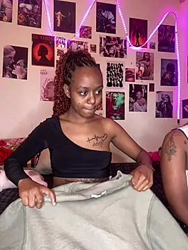 Snapshot of naughtybitches5 chatting on 12/09/24, 05:18 naughtybitches5 online show from 12/09/24, 05:18