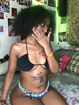 Snapshot of naughtybitches5 chatting on 03/14/25, 06:50 naughtybitches5 online show from 03/14/25, 06:50