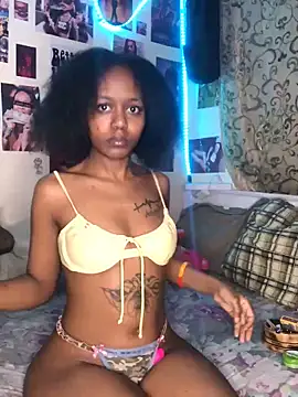 Snapshot of naughtybitches5 chatting on 03/16/25, 03:47 naughtybitches5 online show from 03/16/25, 03:47