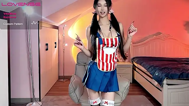 JoooJo  online show from 10/18/25, 02:51