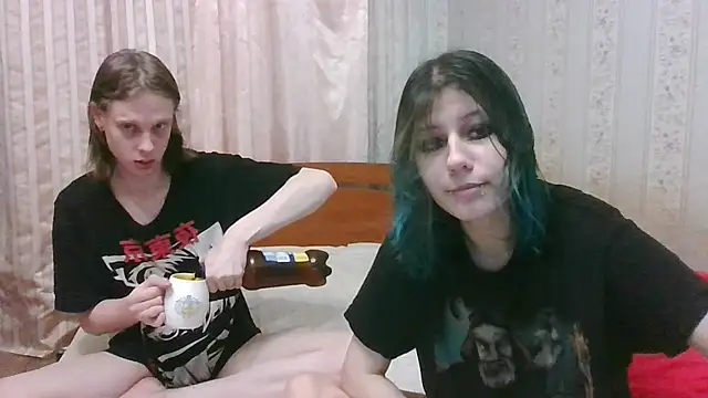 Snapshot of Crystal_Love_Porn chatting on 12/17/24, 04:43 Crystal Love Porn online show from 12/17/24, 04:43