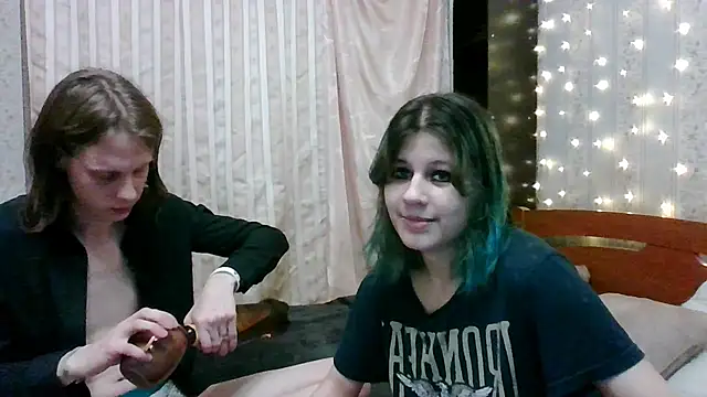 Snapshot of Crystal_Love_Porn chatting on 12/27/24, 08:07 Crystal Love Porn online show from 12/27/24, 08:07