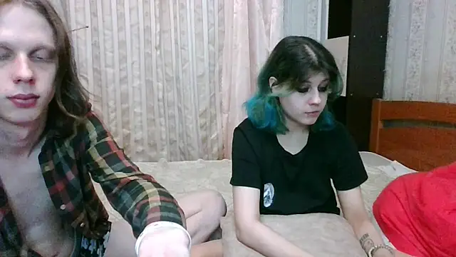 Snapshot of Crystal_Love_Porn chatting on 01/17/25, 04:28 Crystal Love Porn online show from 01/17/25, 04:28