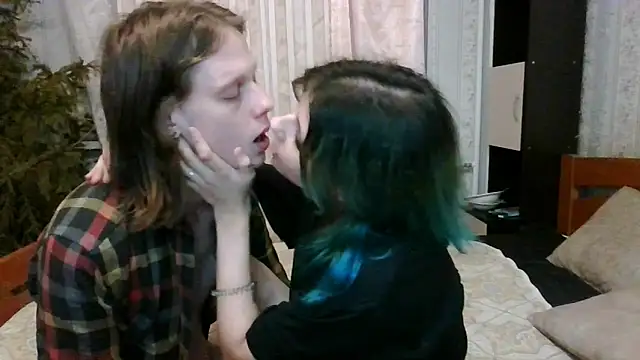 Snapshot of Crystal_Love_Porn chatting on 01/19/25, 01:43 Crystal Love Porn online show from 01/19/25, 01:43