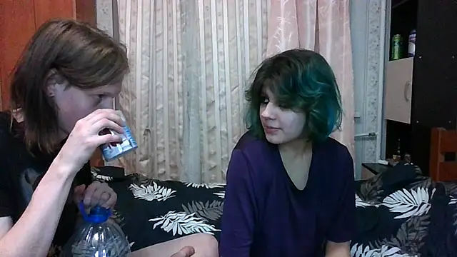 Snapshot of Crystal_Love_Porn chatting on 02/08/25, 11:02 Crystal Love Porn online show from 02/08/25, 11:02