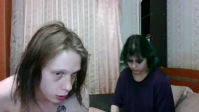 Snapshot of Crystal_Love_Porn chatting on 03/01/25, 09:40 Crystal Love Porn online show from 03/01/25, 09:40