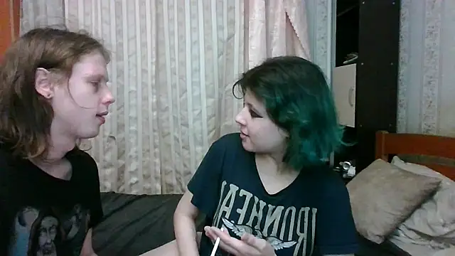 Snapshot of Crystal_Love_Porn chatting on 03/07/25, 01:09 Crystal Love Porn online show from 03/07/25, 01:09