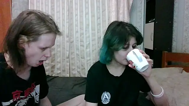 Snapshot of Crystal_Love_Porn chatting on 03/10/25, 01:01 Crystal Love Porn online show from 03/10/25, 01:01