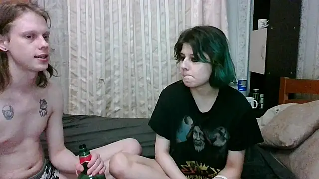 Snapshot of Crystal_Love_Porn chatting on 03/16/25, 01:28 Crystal Love Porn online show from 03/16/25, 01:28