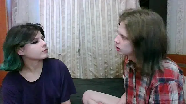 Snapshot of Crystal_Love_Porn chatting on 03/20/25, 03:56 Crystal Love Porn online show from 03/20/25, 03:56