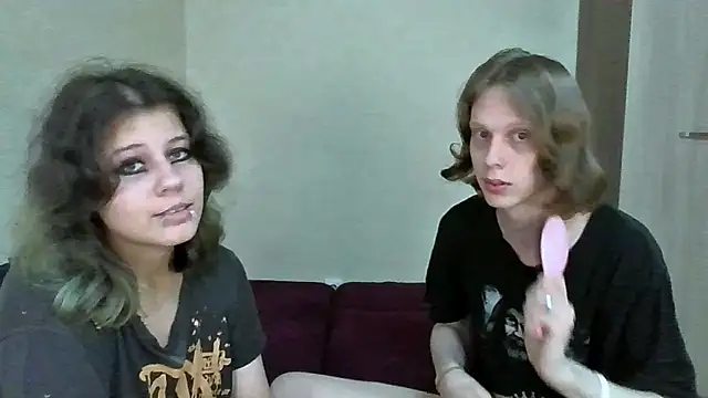 Snapshot of Crystal_Love_Porn chatting on 09/19/25, 07:36 Crystal Love Porn online show from 09/19/25, 07:36