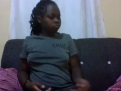Snapshot of Sweetcecie01 chatting on 05/18/26, 11:32 Sweetcecie01 online show from 05/18/26, 11:32
