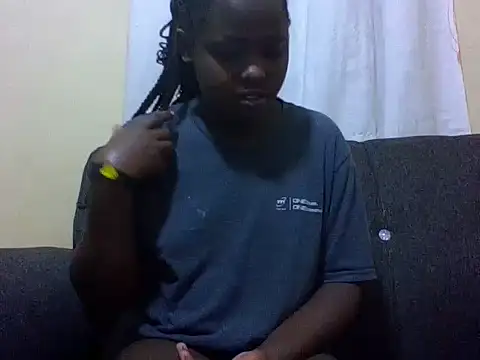 Snapshot of Sweetcecie01 chatting on 06/05/26, 08:25 Sweetcecie01 online show from 06/05/26, 08:25