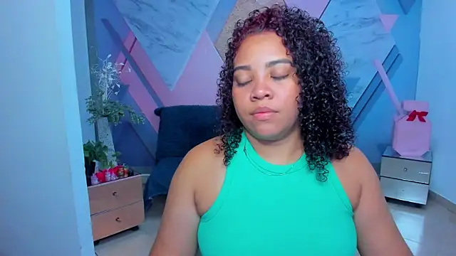 Snapshot of AngelaCoffee chatting on 01/19/25, 03:39 AngelaCoffee online show from 01/19/25, 03:39