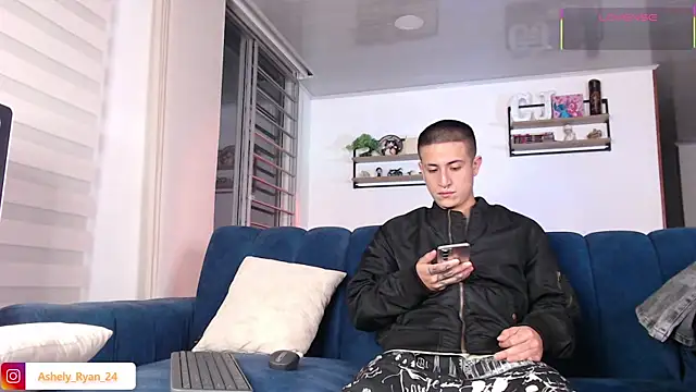 Snapshot of ashely_ryan24 chatting on 06/10/26, 12:22 ashely ryan24 online show from 06/10/26, 12:22
