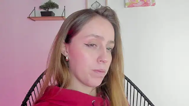 Snapshot of SofiaGc chatting on 12/17/24, 05:51 SofiaGc online show from 12/17/24, 05:51