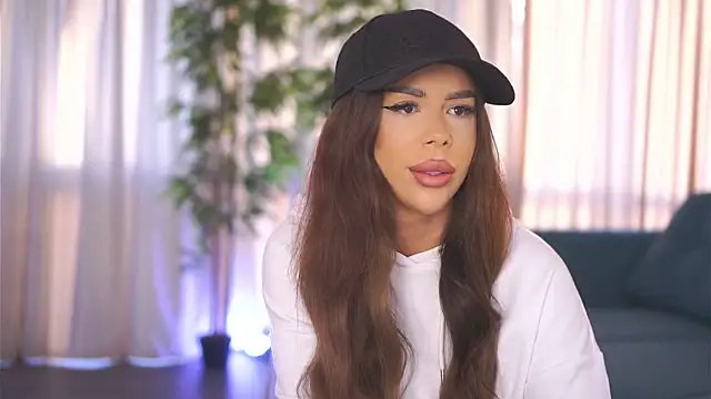 Snapshot of MissKiarra chatting on 01/14/25, 06:56 MissKiarra online show from 01/14/25, 06:56