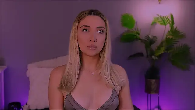 Snapshot of Jessielle chatting on 11/24/25, 03:50 Jessielle online show from 11/24/25, 03:50