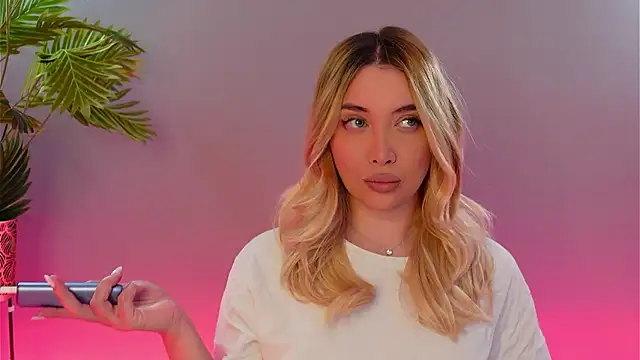 Snapshot of Jessielle chatting on 01/17/26, 03:17 Jessielle online show from 01/17/26, 03:17