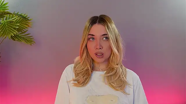 Snapshot of Jessielle chatting on 01/18/26, 03:27 Jessielle online show from 01/18/26, 03:27