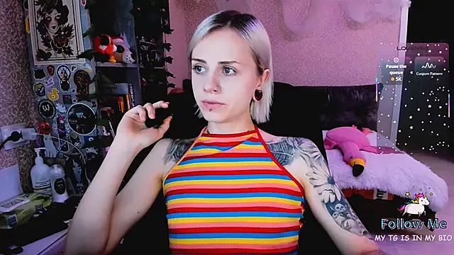 NaniMoore online show from 11/16/25, 08:36