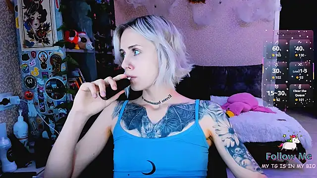 NaniMoore online show from 11/28/25, 08:22