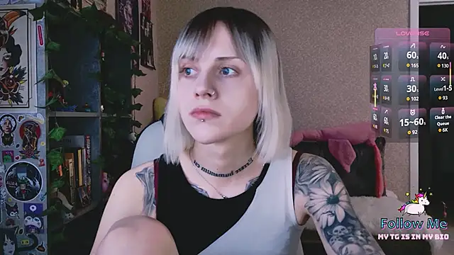 NaniMoore online show from 04/05/26, 09:01