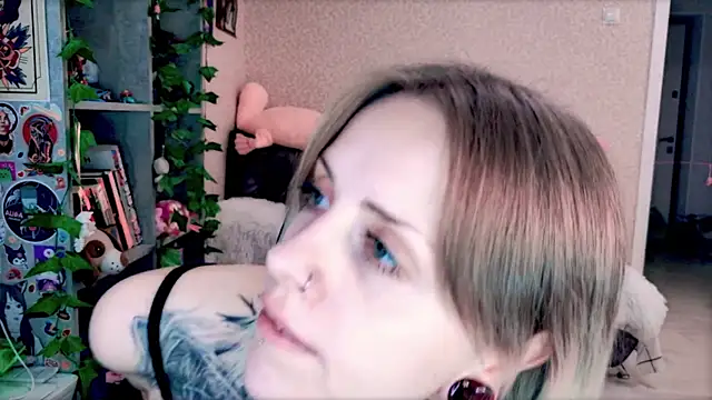 Snapshot of NaniMoore chatting on 08/01/26, 07:57 NaniMoore online show from 08/01/26, 07:57