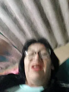 clarita 01 online show from 10/29/25, 11:12