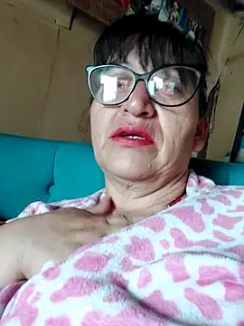 clarita 01 online show from 11/22/25, 11:42