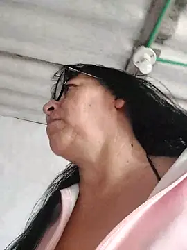 clarita 01 online show from 11/27/25, 12:51