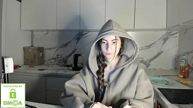 Ayesha Thebestt online show from 01/08/26, 04:31